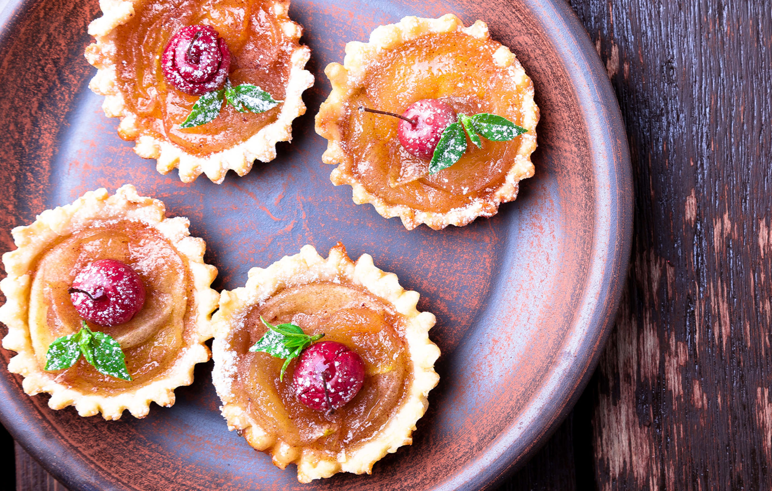 Recipes_DessertsSnacks_AppleTartlet